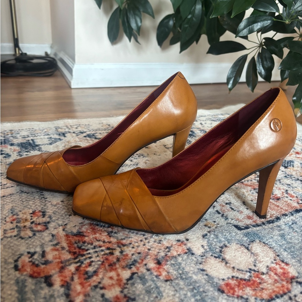 Vintage Bronx Tan Leather Heels